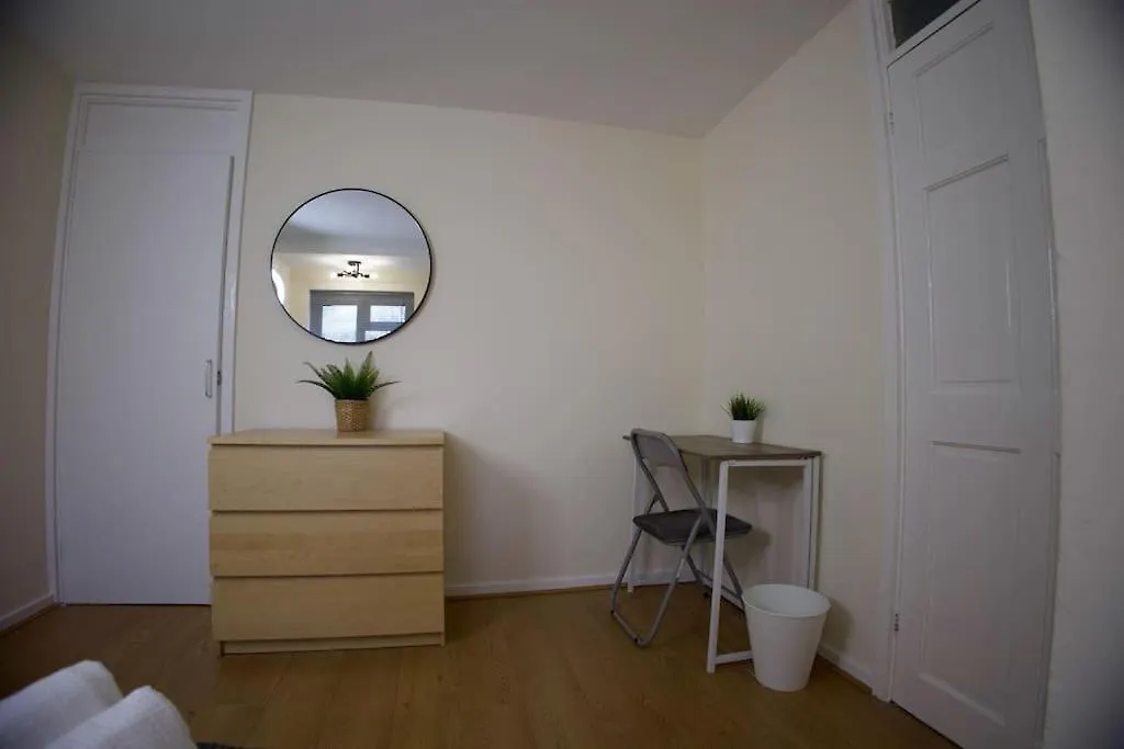 2 Bed Flat With Easy Access To Excel, Central London, City Airport, O2 Appartement 0*, Londen